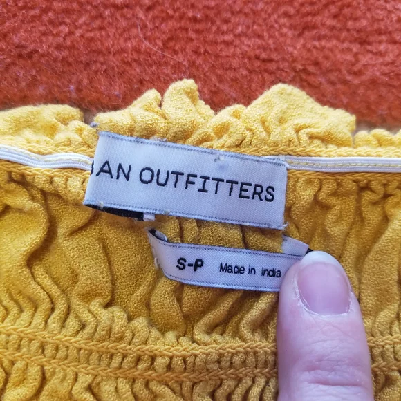 Urban Outfitters Off Shoulder Puff Sleeve Mustard Yellow Crop Top Small - Picture 5 of 5